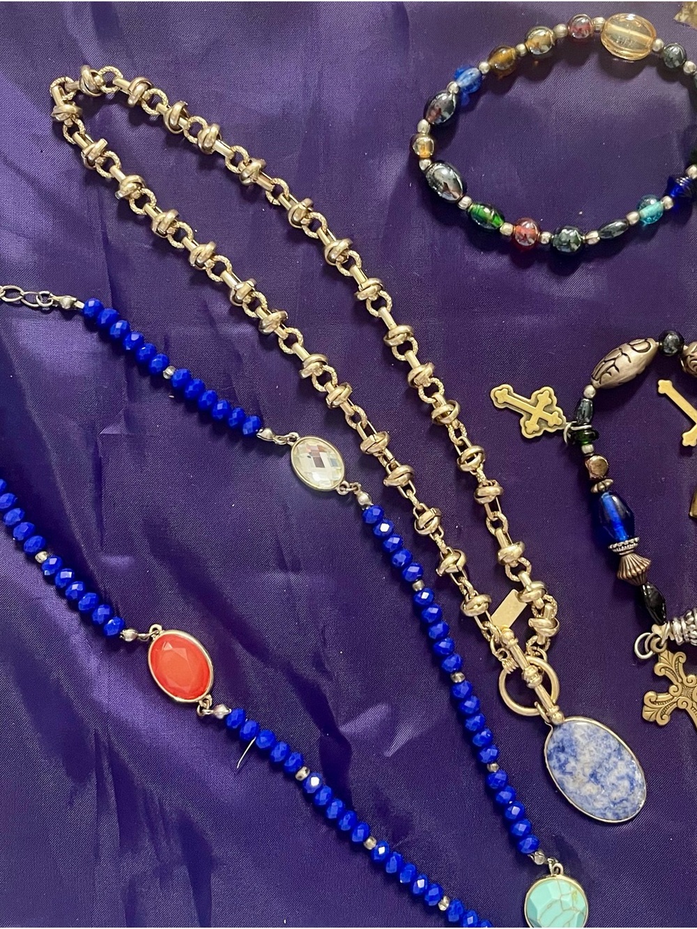2 Necklaces 1  Blue Lapis-Style Oval Pendant 1 blue beaded. 2 stretch bracelets
